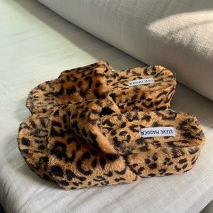 Steve Madden Platform leopard print slippers